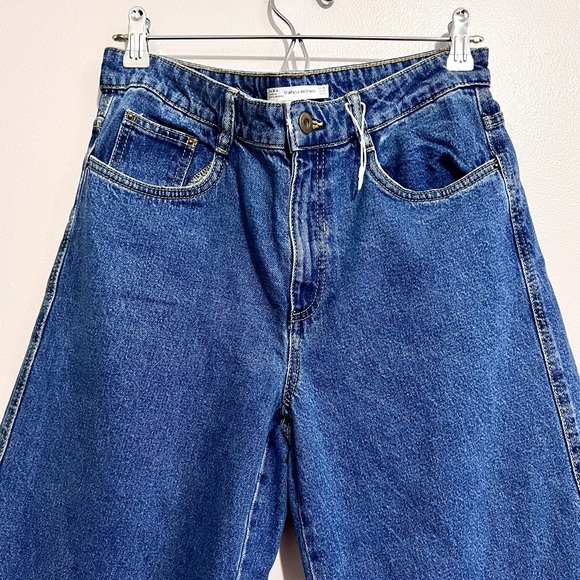 NWOT Zara Trafaluc Denimwear High-Waisted Cropped Distressed Flare Jeans - Picture 4 of 11
